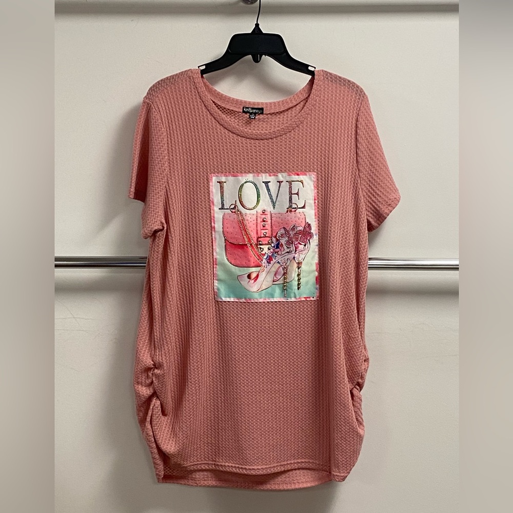 Short sleeve side cinch waffle top w) love patch